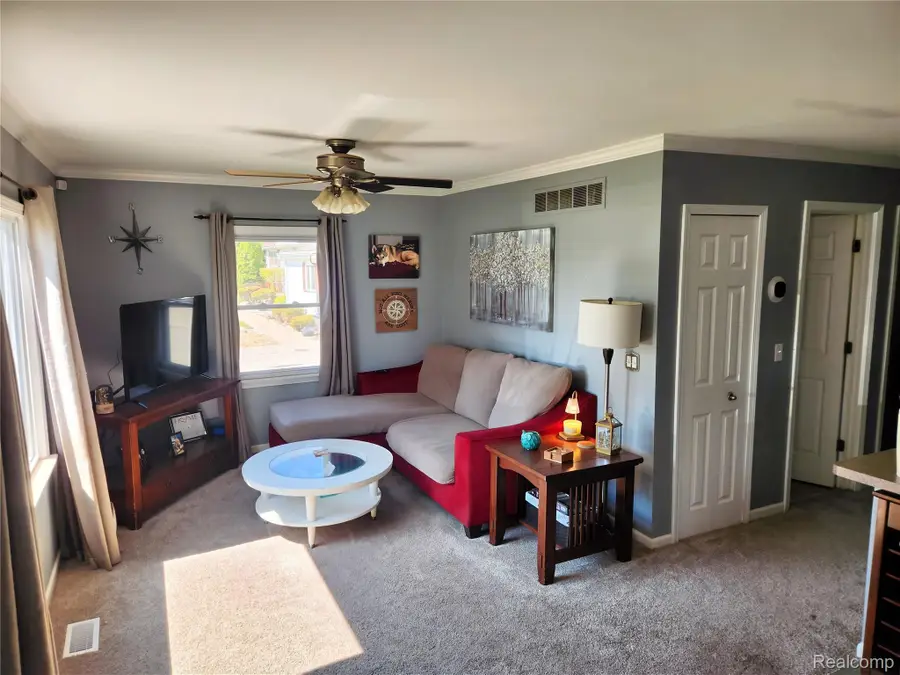 51380 Ashley Street, New Baltimore, MI 48047 - #3