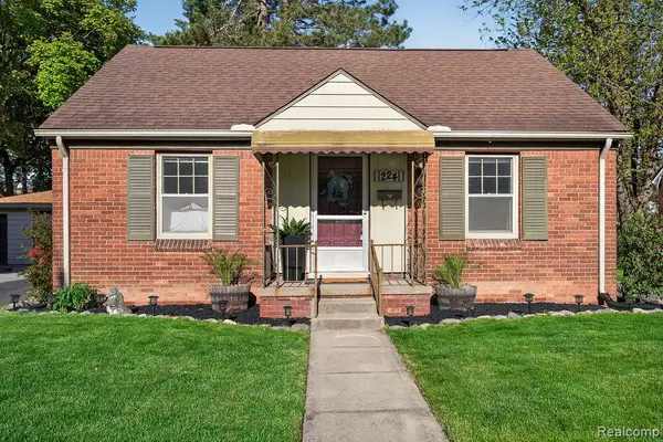 224 S Josephine Avenue, Pontiac, MI 48341