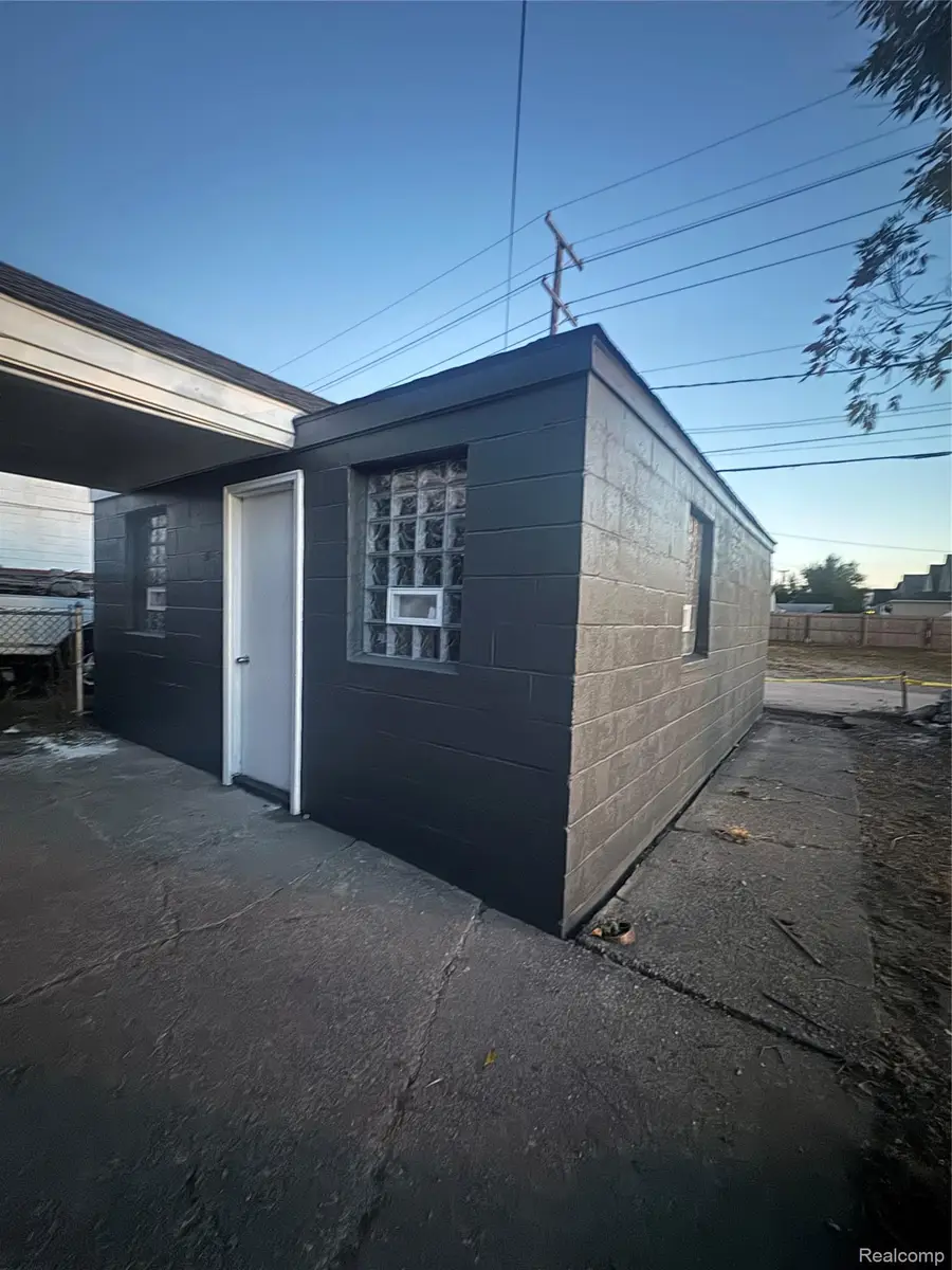 1231 Eureka Road, Wyandotte, MI 48192 - #3