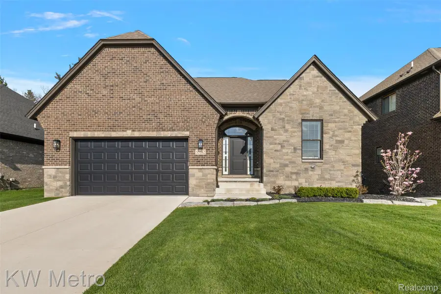 55162 Benson Court, Shelby, MI 48316 - #2