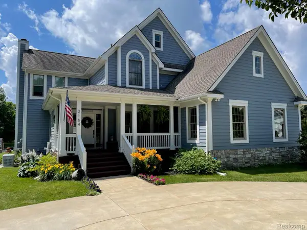 2164 E Allen Road, Howell, MI 48855