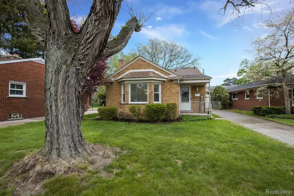 22157 Mauer Street, StClairShores, MI 48080