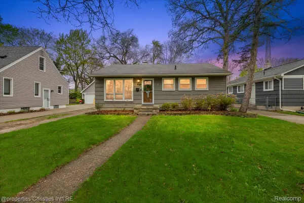 926 Catalpa Drive, RoyalOak, MI 48067