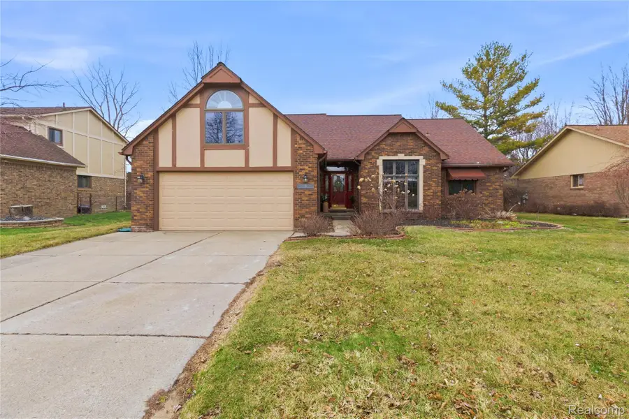 26525 Mapleridge Drive, Chesterfield, MI 48051 - #2