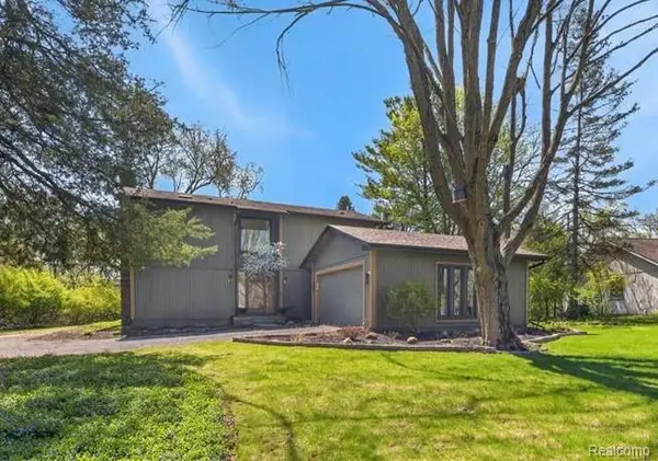 7025 Cedarbank Drive, WestBloomfield, MI 48324