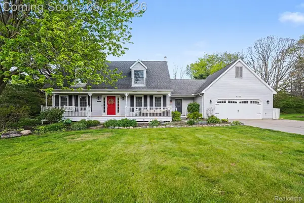 5600 Chestnut Hill Drive, Clarkston, MI 48346