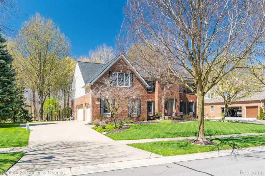 25599 Hillsdale Drive, Novi, MI 48374 - #2