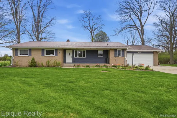 1612 Saint Marys Court, Essexville, MI 48732