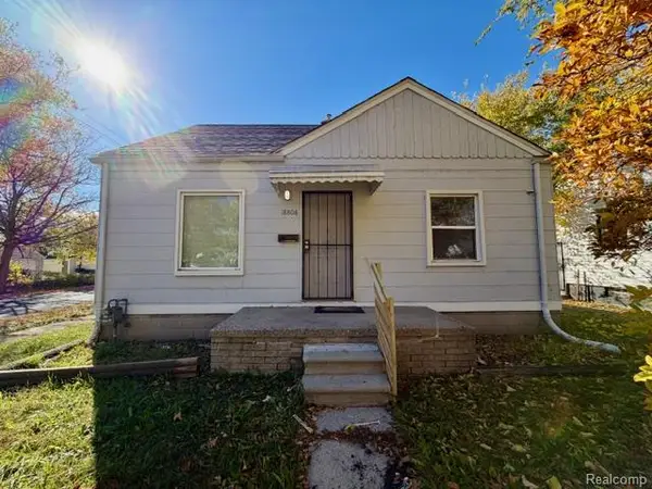 18808 Kingsville Street, HarperWoods, MI 48225