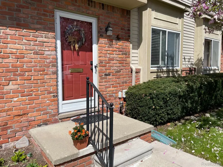 1813 Torquay Avenue #7, Royal Oak, MI 48073 - #2