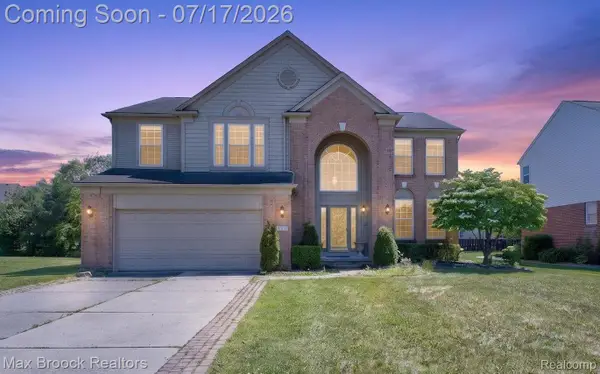 15034 Oak Knoll Court, SterlingHeights, MI 48312