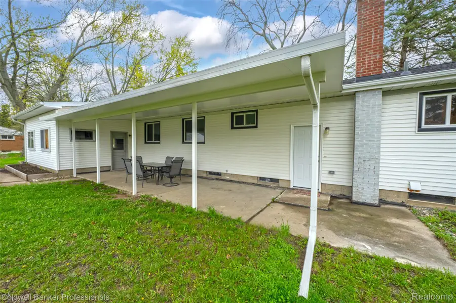 3500 S Elms Road S, Swartz Creek, MI 48473 - #3