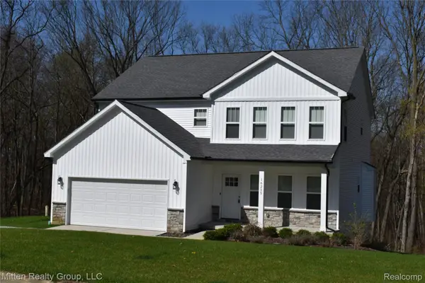16255 Catalpa Ridge Drive, Holly, MI 48442