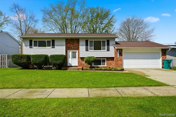 70415 Canterbury Drive, Richmond, MI 48062