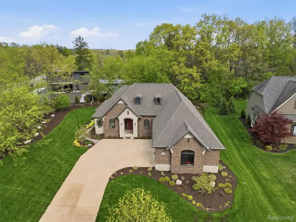 3513 Pointe Shore Drive, Brighton, MI 48114
