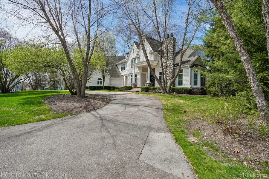 7651 Maple Ridge Court, Clarkston, MI 48346 - #2