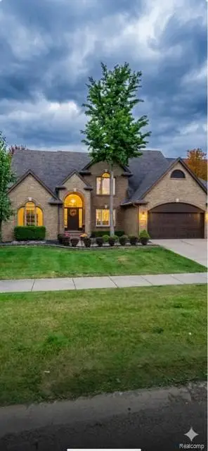 45021 Riverwoods Drive, Macomb, MI 48044 - #2
