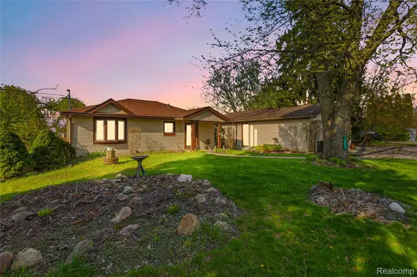 16280 Softwater Lake Drive, Linden, MI 48451