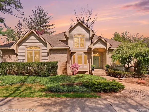6512 White Lake Road, Clarkston, MI 48346