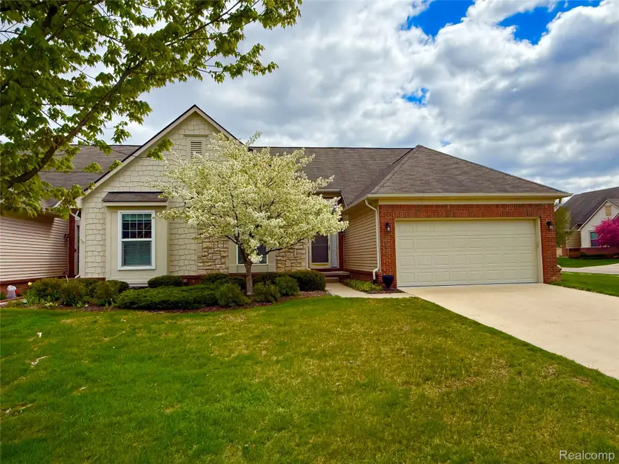 27992 Tremonte Drive #12, New Hudson, MI 48165 - #2