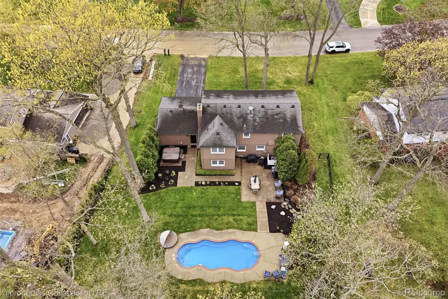 2867 Courville Drive, Bloomfield, MI 48302 - #2