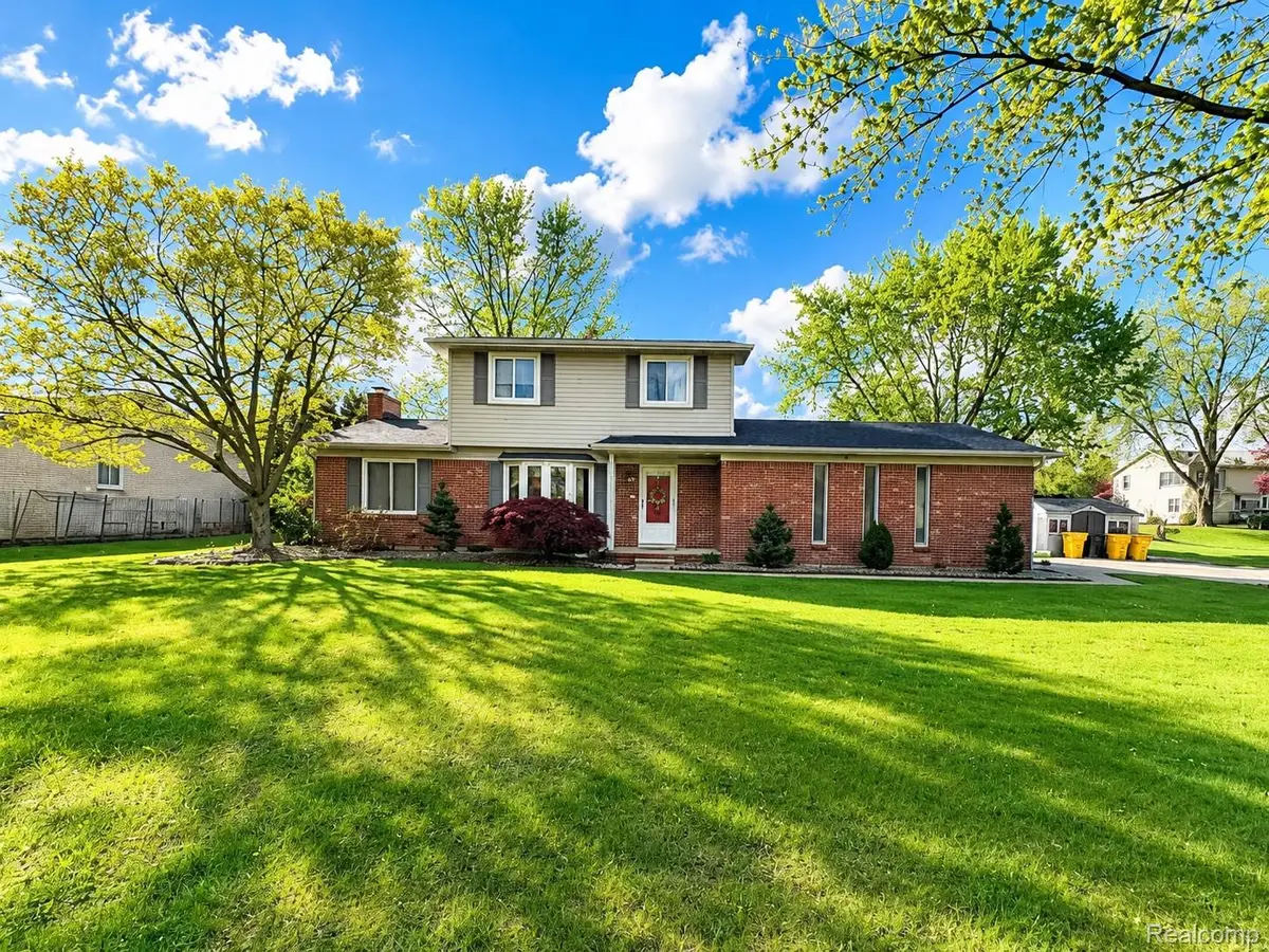 9739 Waterway Drive N, Grosse Ile, MI 48138 - #1