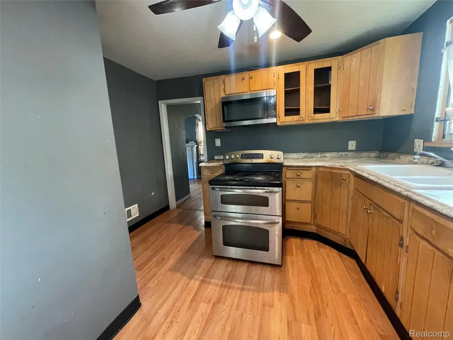 10731 Roxbury Street, Detroit, MI 48224 - #3