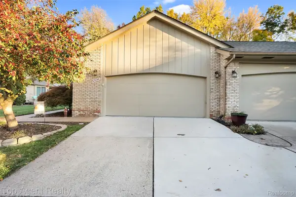 43058 W Kirkwood Drive, ClintonTownship, MI 48038