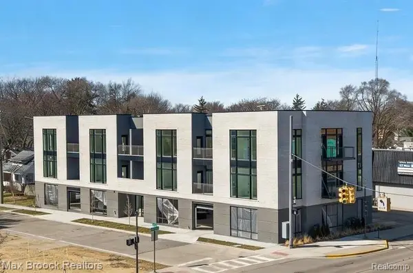 110 Austin Avenue #201, RoyalOak, MI 48067