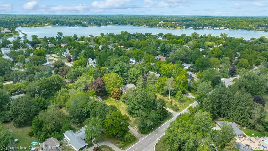 5620 Inkster Road, West Bloomfield, MI 48323 - #3