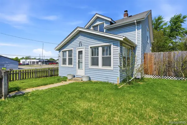 635 Lounsbury Avenue, Pontiac, MI 48340
