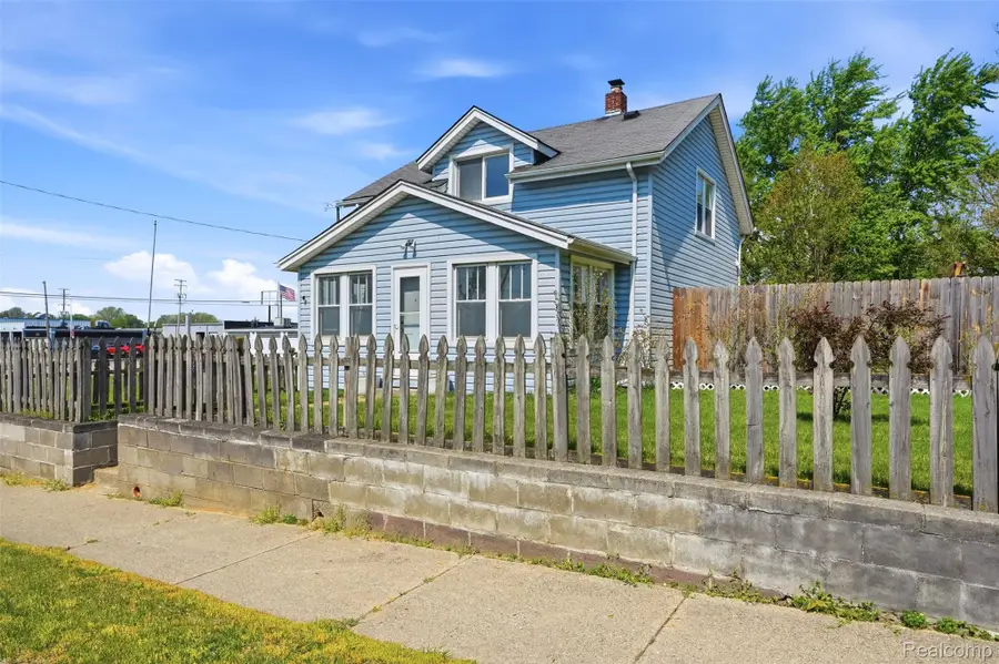 635 Lounsbury Avenue, Pontiac, MI 48340 - #3