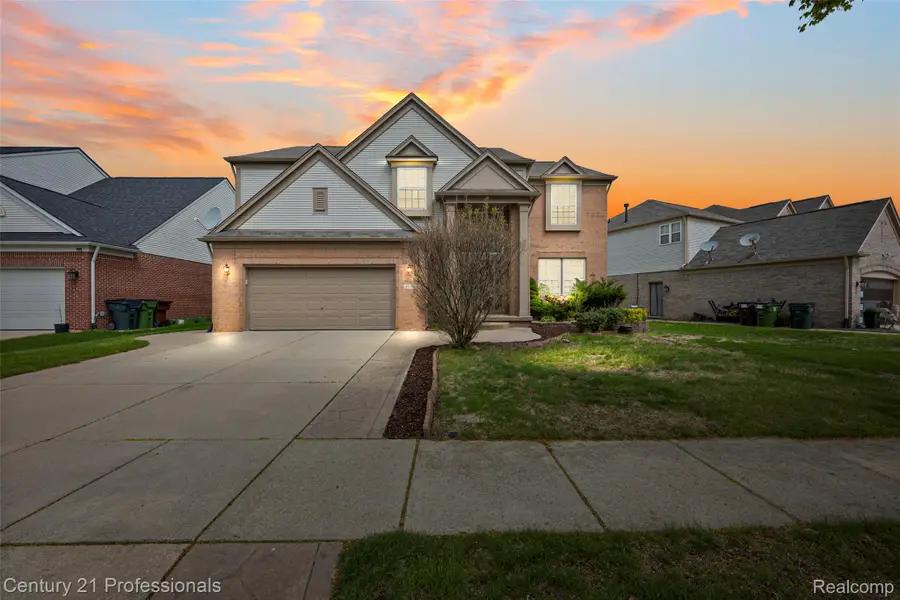 49385 Central Park E, Utica, MI 48317 - #2