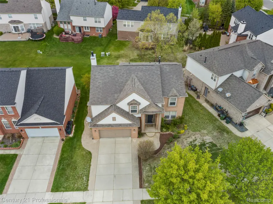 49385 Central Park E, Utica, MI 48317 - #3