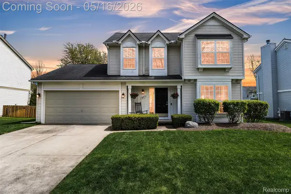 944 S Parkwood Drive, SouthLyon, MI 48178
