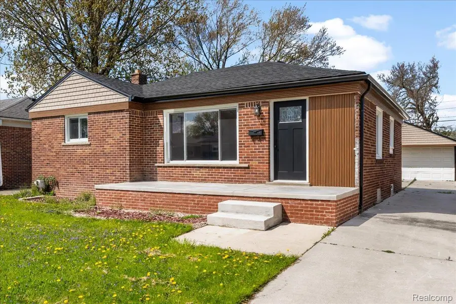 22631 Mylls Street, Saint Clair Shores, MI 48081 - #2