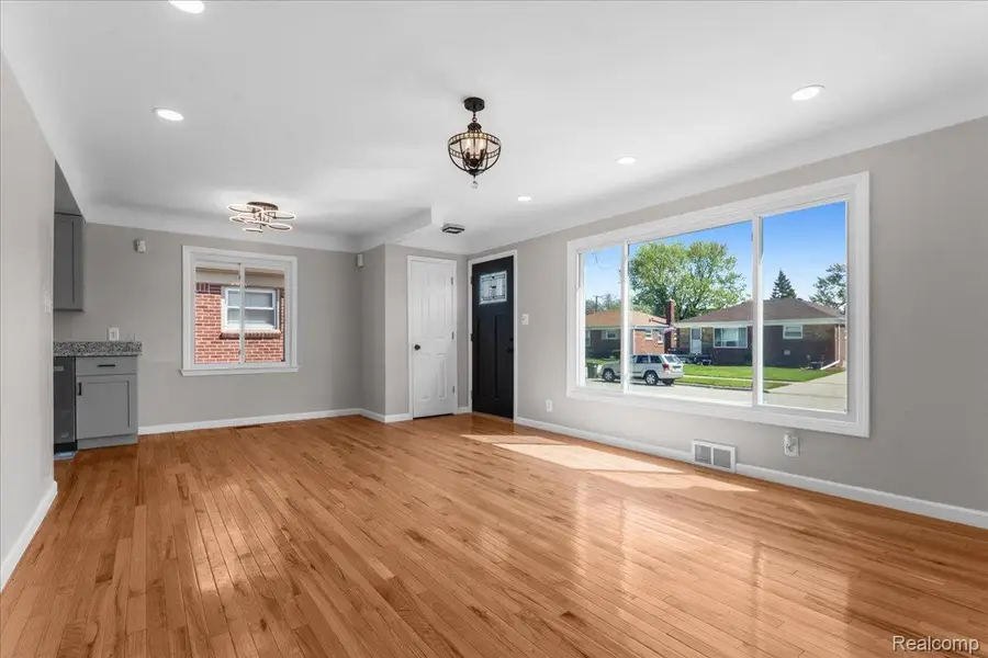 22631 Mylls Street, Saint Clair Shores, MI 48081 - #3