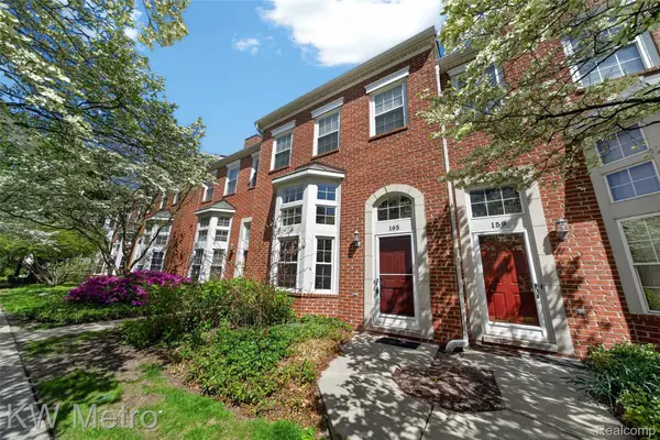 165 N Georgetown Square, RoyalOak, MI 48067