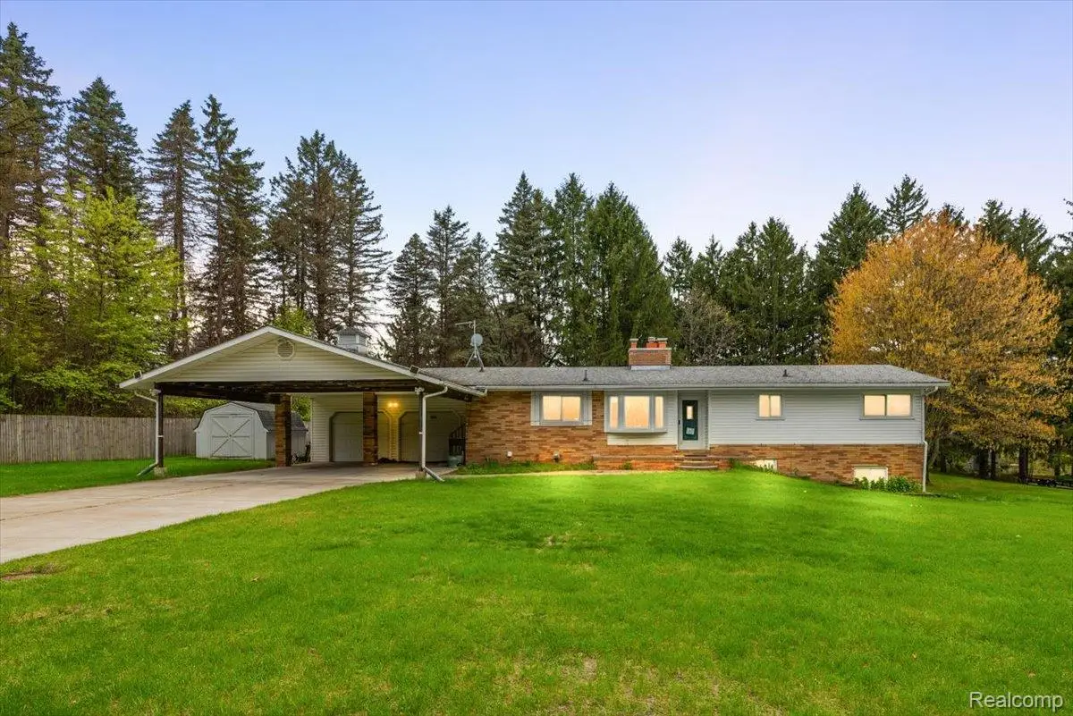 865 N Lapeer Road, Orion, MI 48362 - #1