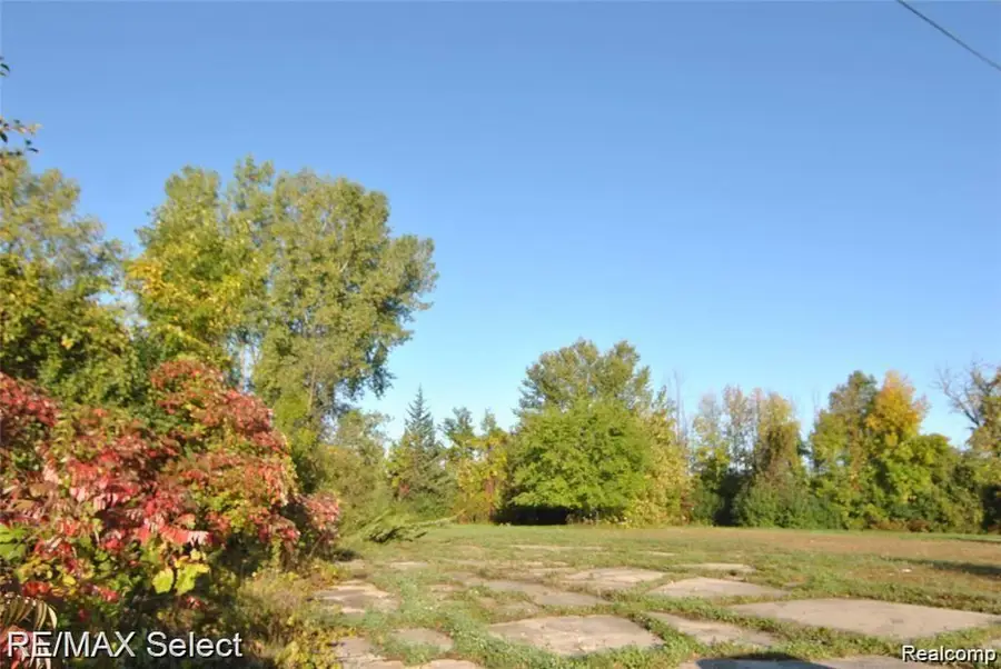 6483 Bay, Saginaw, MI 48604 - #2