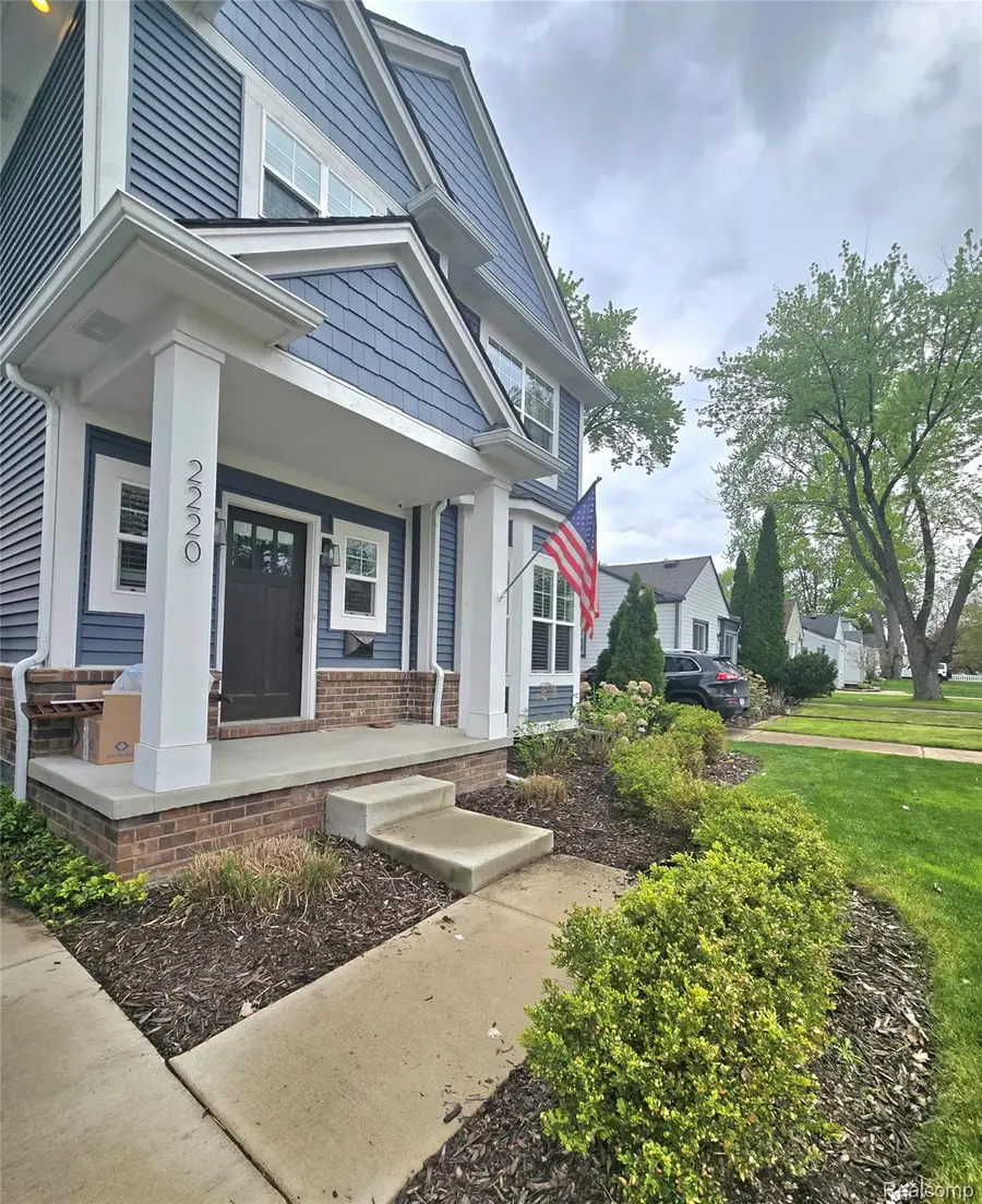 2220 Barrett Avenue, Royal Oak, MI 48067 - #3