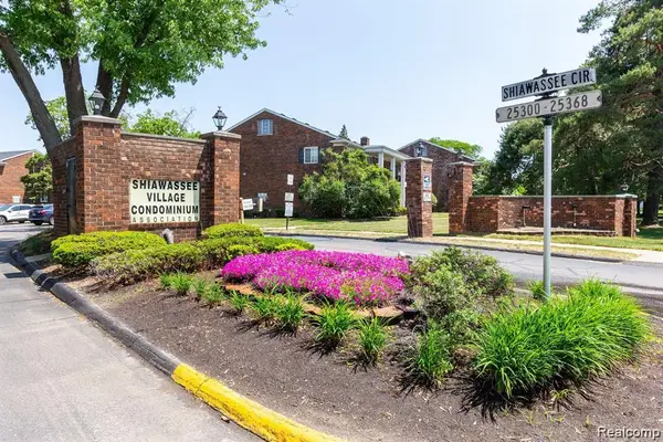 25316 Shiawassee Circle #203, Southfield, MI 48033