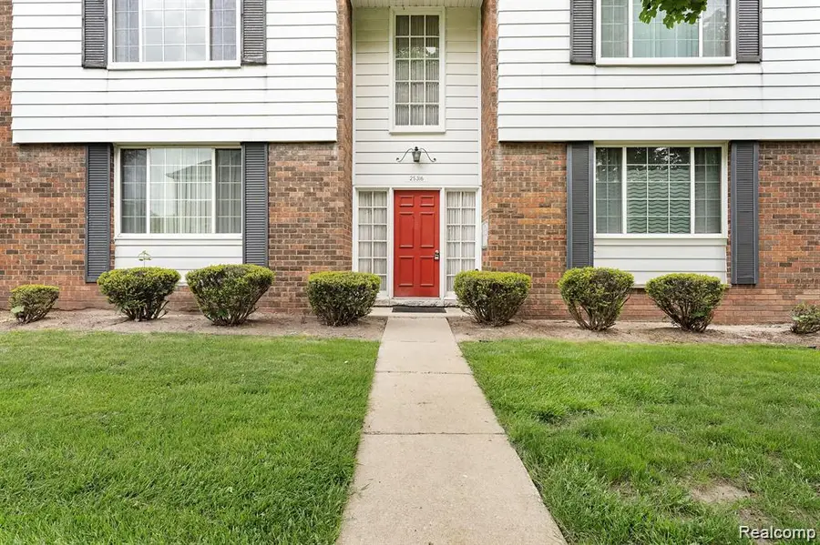 25316 Shiawassee Circle #203, Southfield, MI 48033 - #2