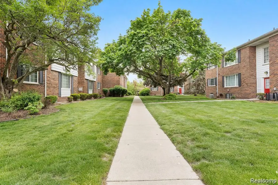 25316 Shiawassee Circle #203, Southfield, MI 48033 - #3