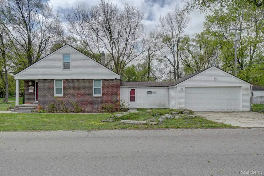 16661 Five Points Street, Redford, MI 48240 - #3