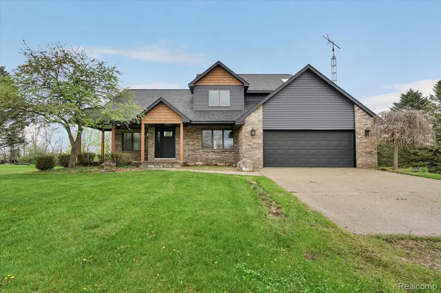 7341 Wood Pointe Drive, Almont, MI 48003 - #2