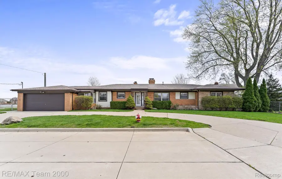 22624 Rio Vista Street, Saint Clair Shores, MI 48081 - #2