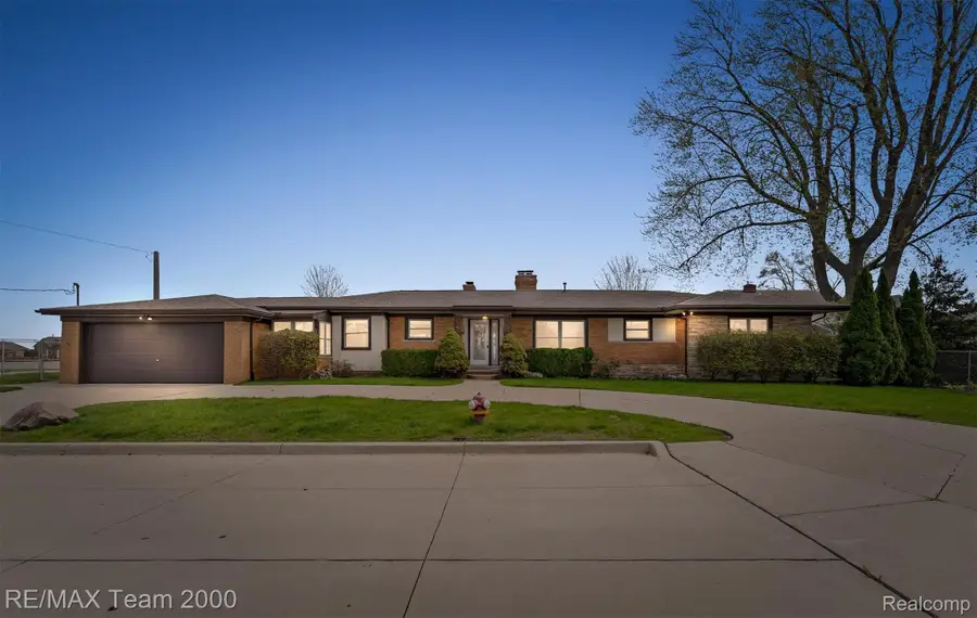 22624 Rio Vista Street, Saint Clair Shores, MI 48081 - #3