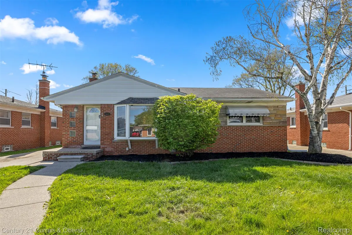 8821 Royal Grand, Redford, MI 48239 - #1