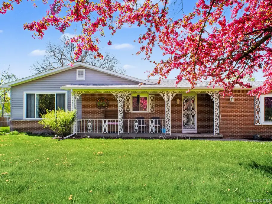 4488 Thorntree Drive, Burton, MI 48509 - #3